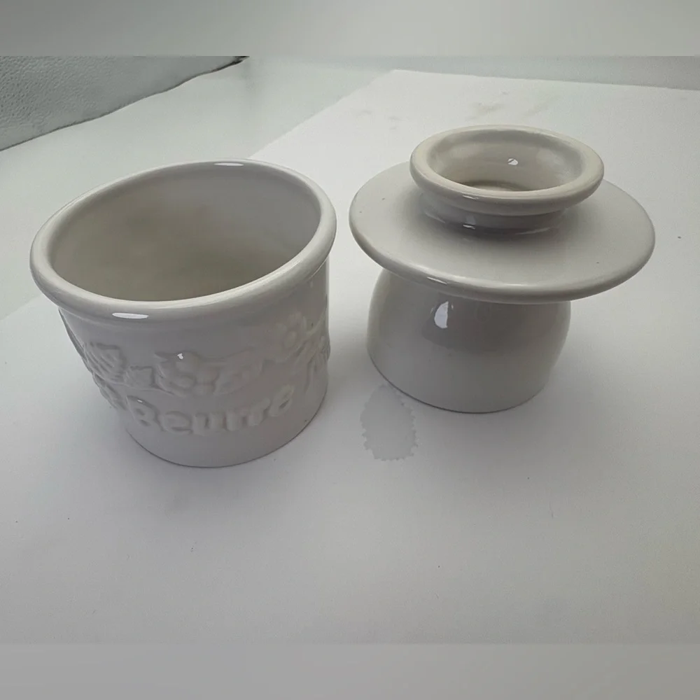 Vintage White Ceramic Butter Bell with “Butter” and “Beurre” Text, Flower Motif